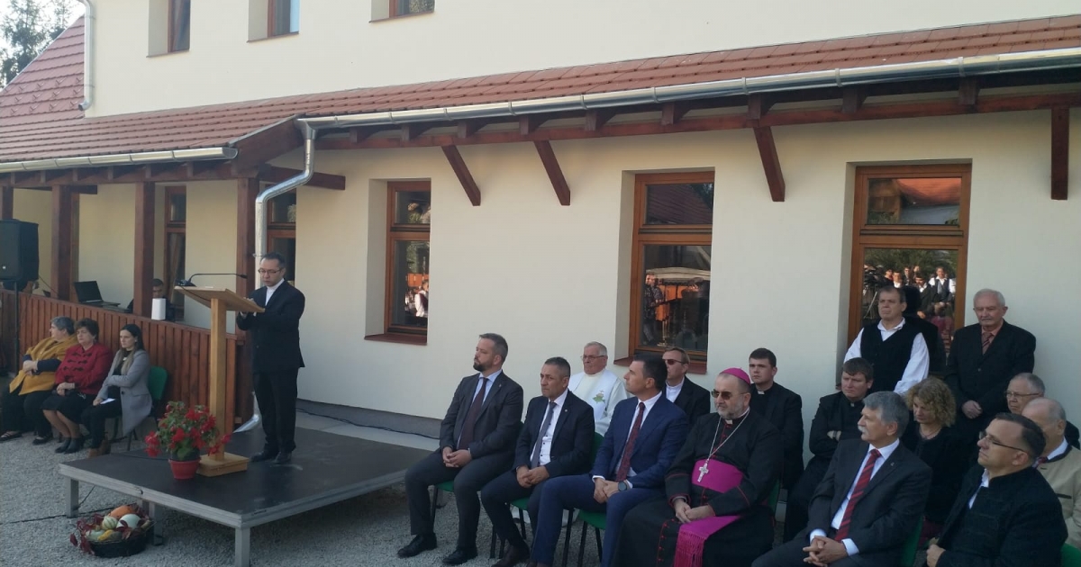 Nem hagyták a templomot s az iskolát