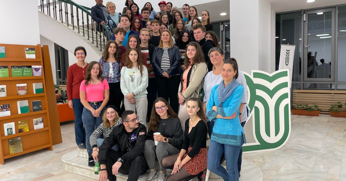 Humánosok összerázója