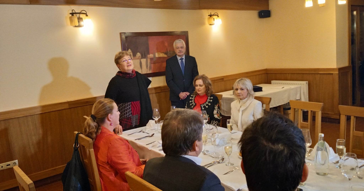 Szakgyógyszerészeket képeztek