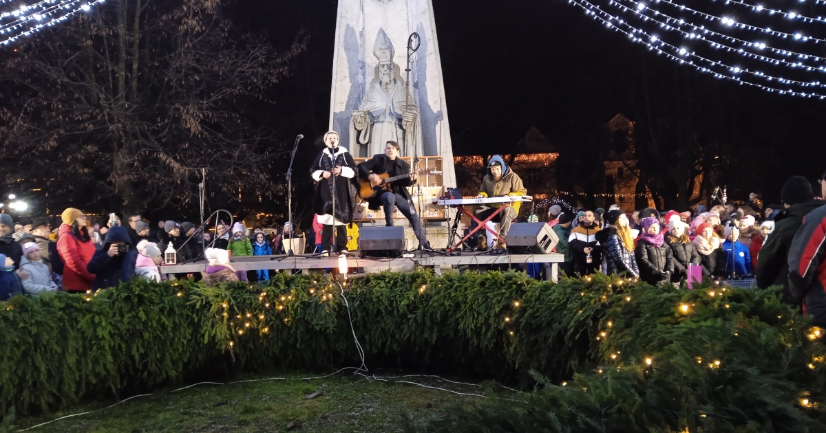 Adventi gyertyagyújtás Gyergyószentmiklóson