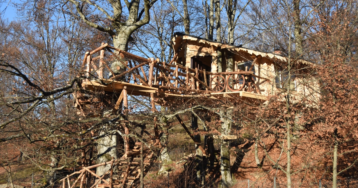 Kilenckerekű lombház