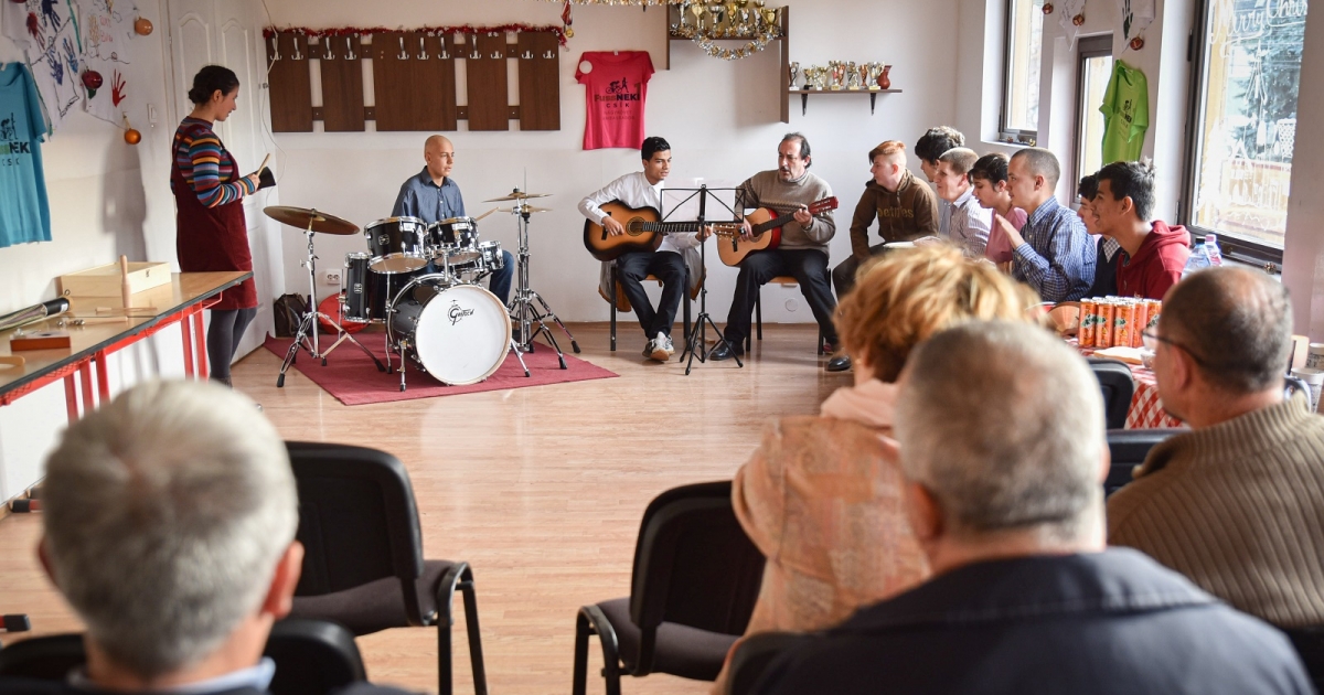 Ritmusterápiával fejlesztették a diákok készségeit
