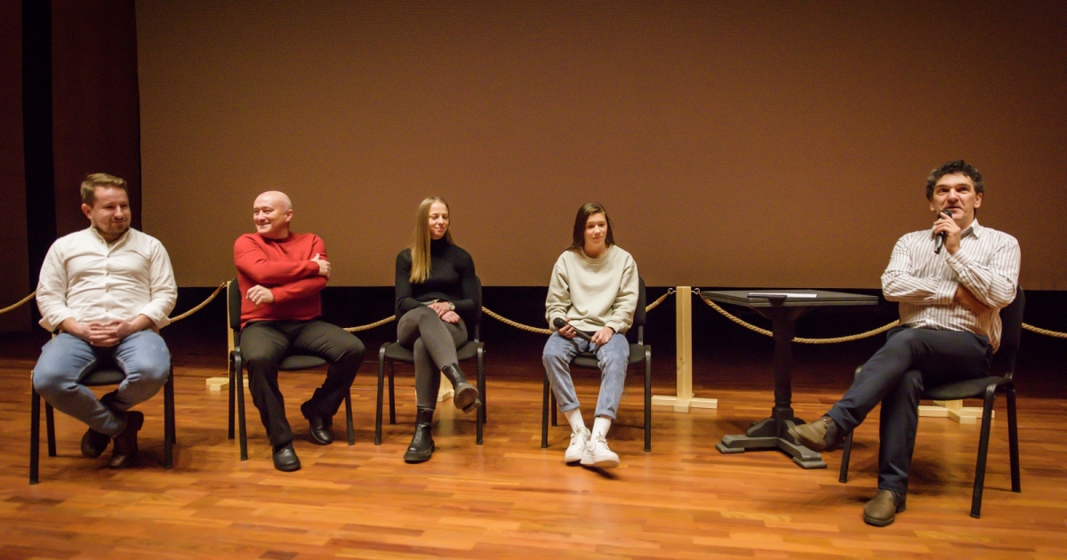 Mozivásznon az FK női csapata