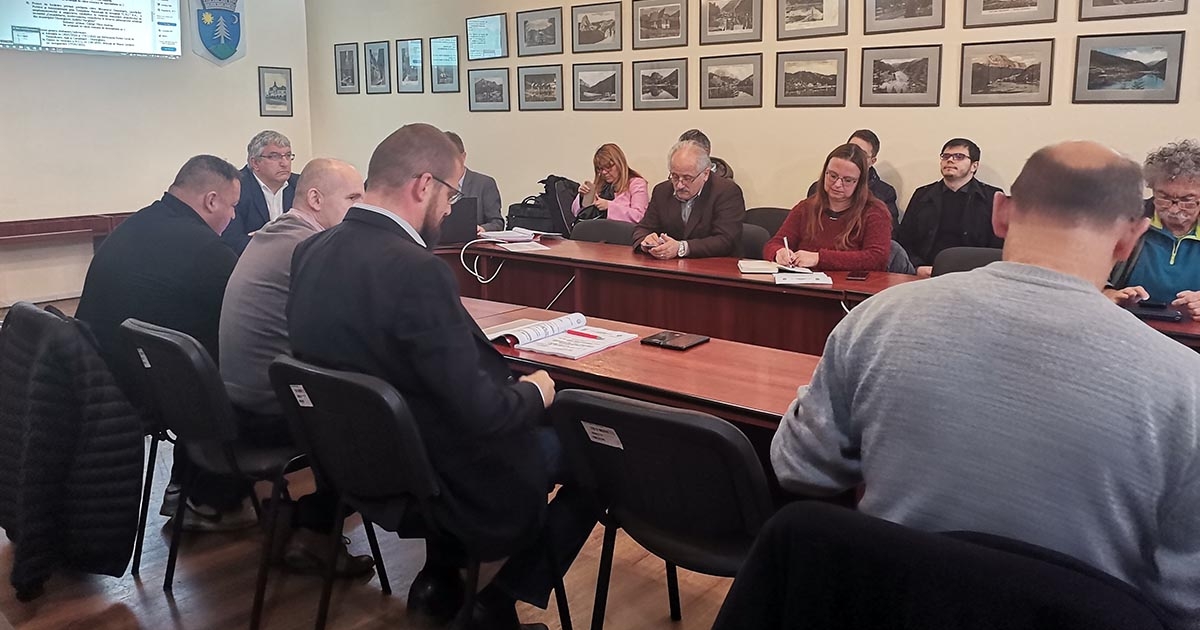 Újjáépítik a jégpályát