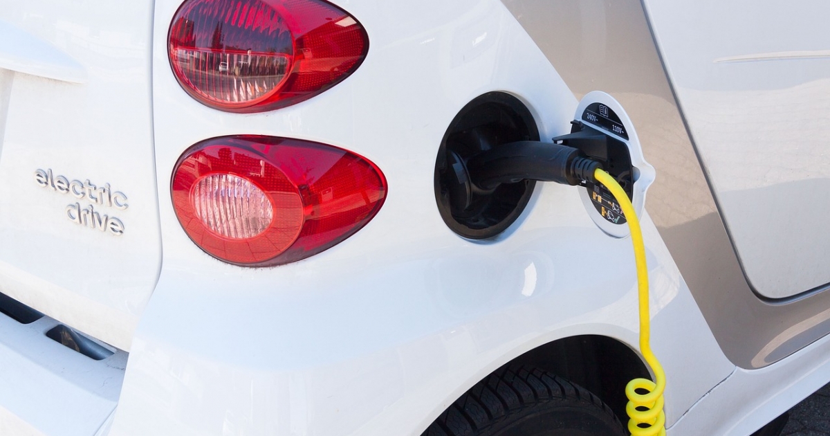 Jelentős mértékben csökkent az elektromos autók népszerűsége