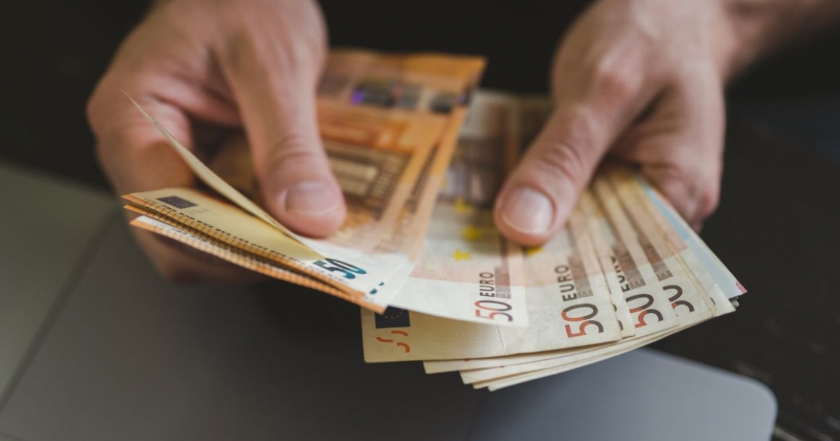 Villanyszámlára, melegételre és tanszerekre adnak pénzt