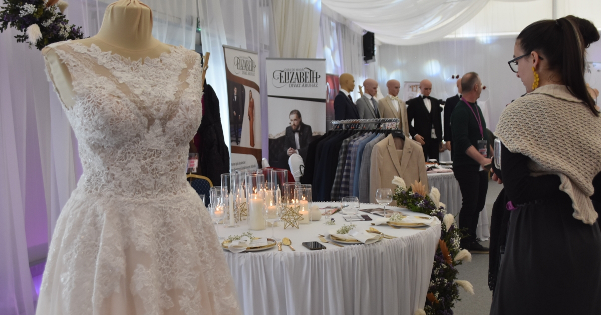 Ma már torta helyett igen divatos az esküvői desszertasztal