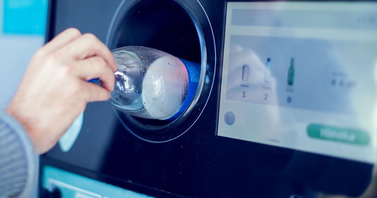 Kötelező regisztrálniuk a gyártóknak és a kereskedőknek