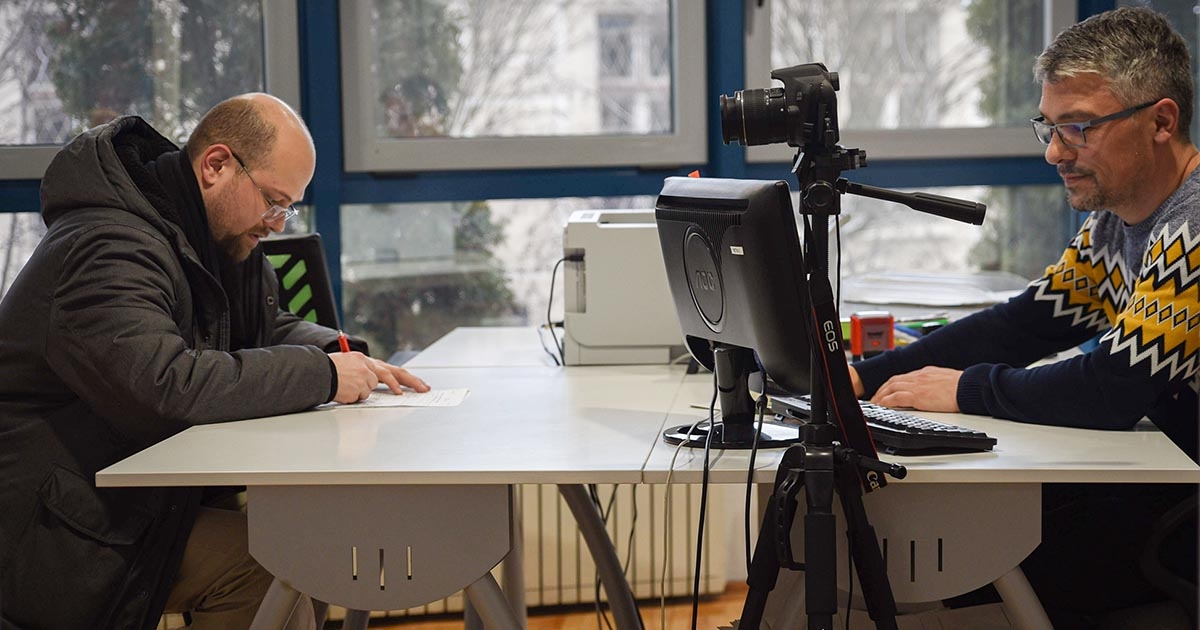 Szünetel az ügyfélfogadás a járművezetői jogosítványokat, forgalmi engedélyeket, útleveleket és személyi igazolványokat kiállító hivatalokban