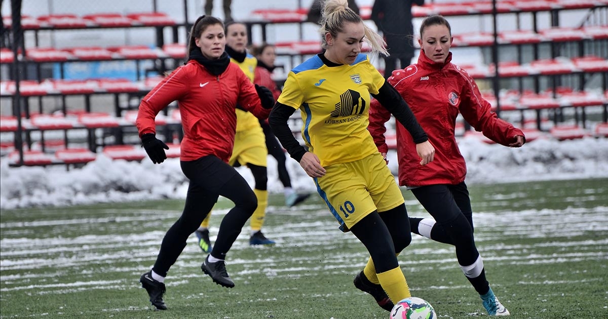 Győzelem az év első meccsén