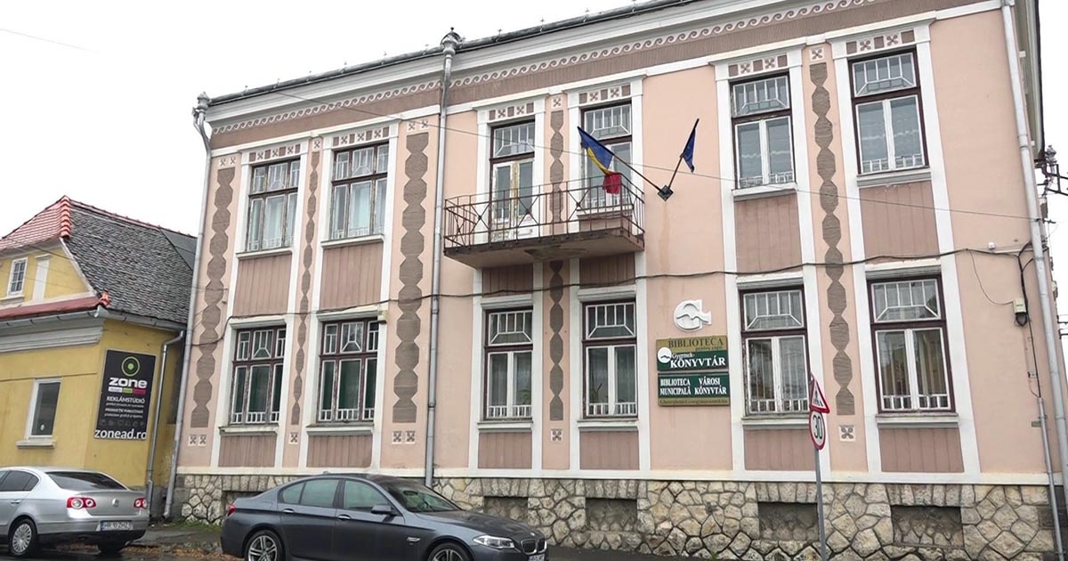 Gyerekeket hívnak a könyvtárba