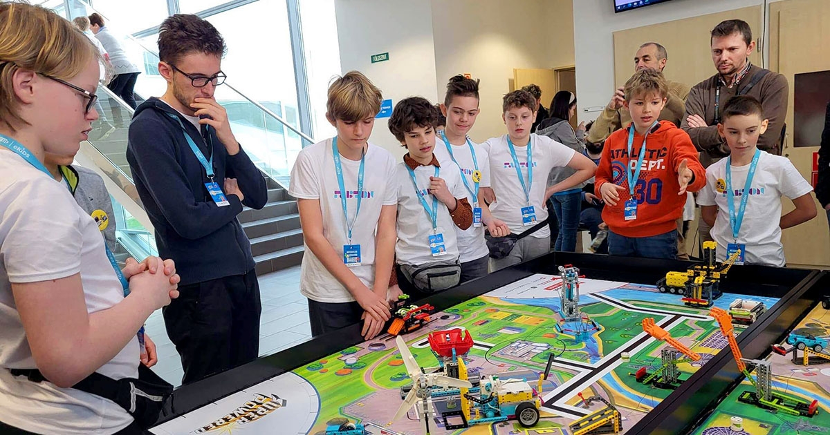 Csíki sikerek legórobotikában