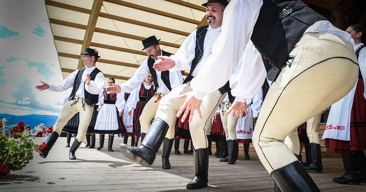 Legényes találkozó Oroszhegyen: a téma a folyamatosan változó férfi szerepkör