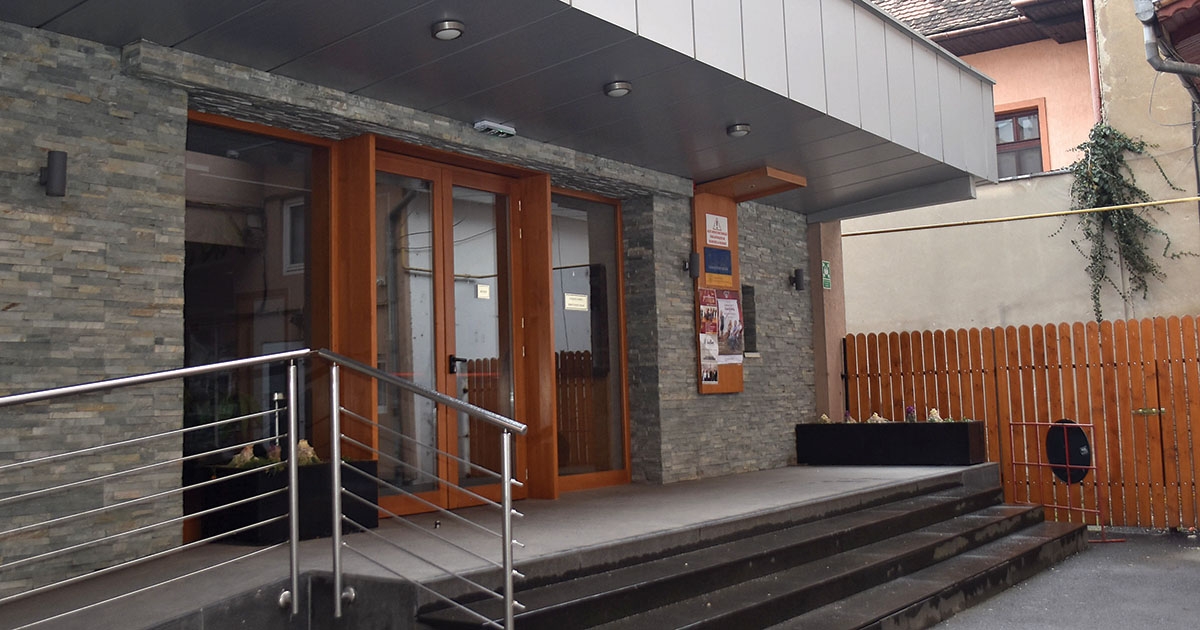 Kitörnek a névtelenségből