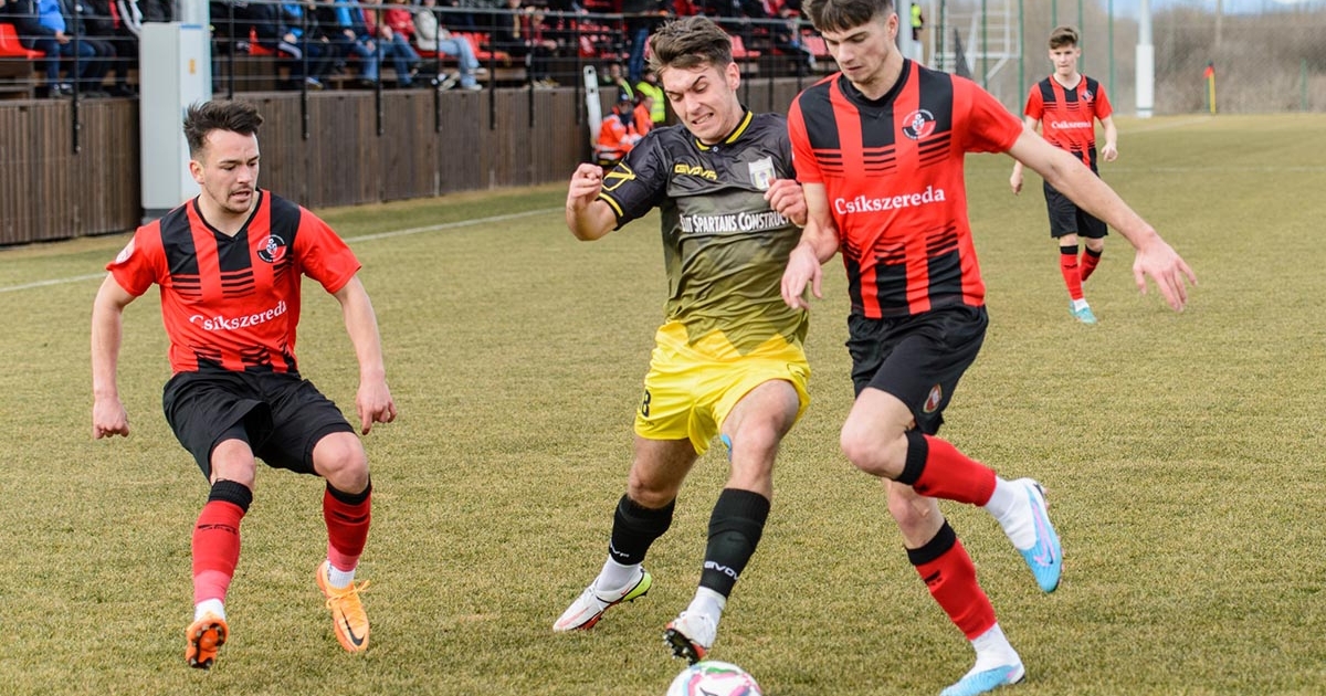 Messze a felsőháztól az SZFC