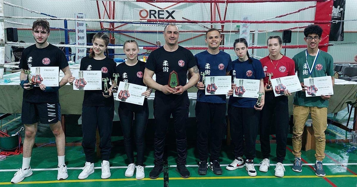 Baróton léptek szorítóba