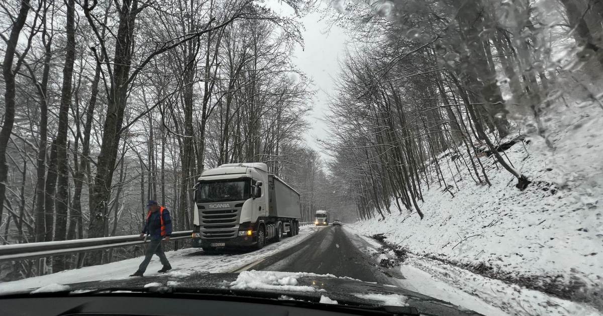 Nem okozott komolyabb gondot a mostoha időjárás az országutakon