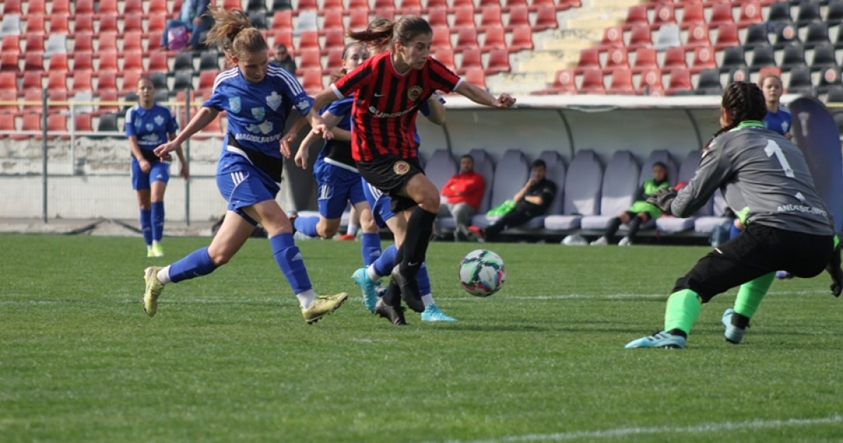 Ismét pályán a lányok!