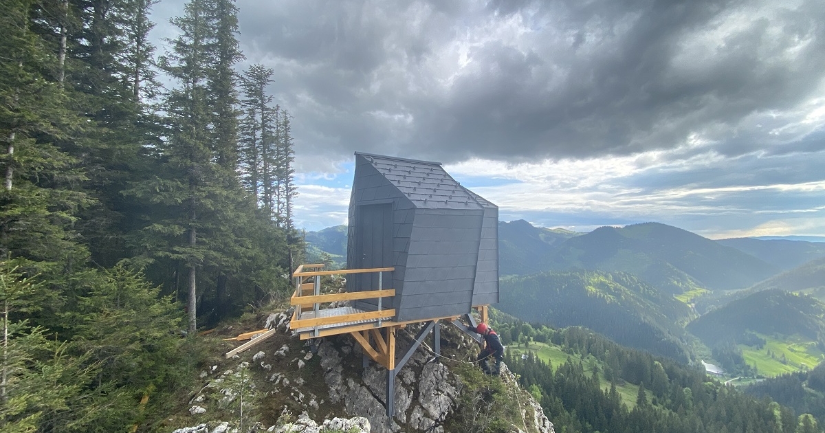 Rongálás a panorámakabinnál