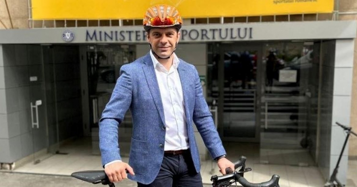 Két keréken „zarándokolt" a sportminiszter