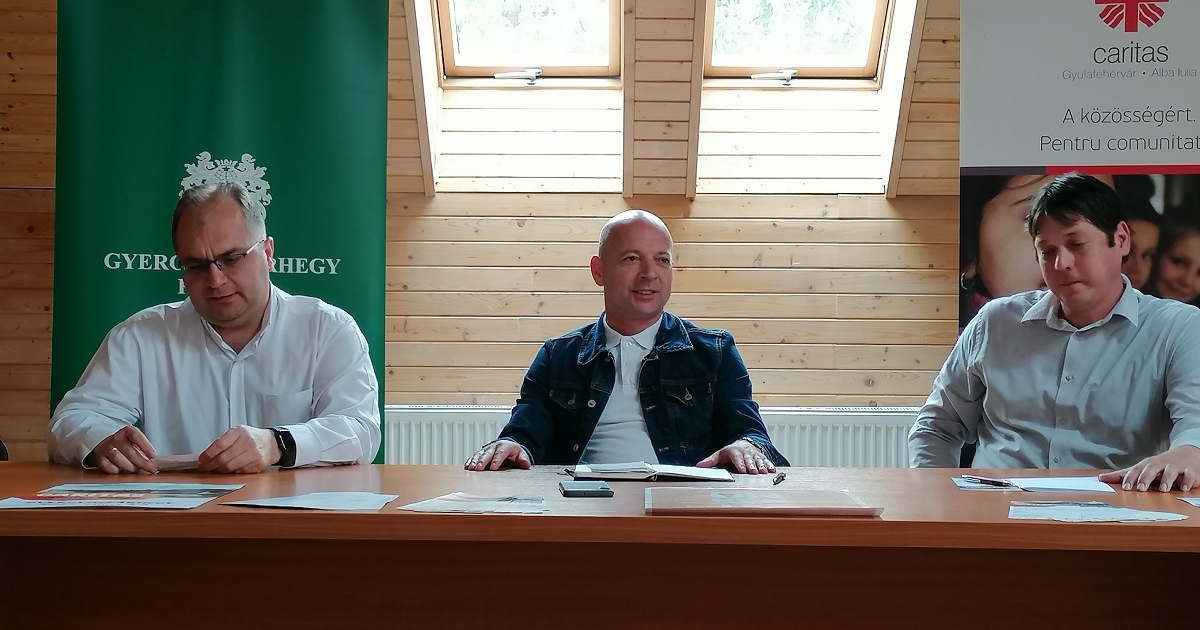 Közösségi tereket újítanak fel önkéntesen