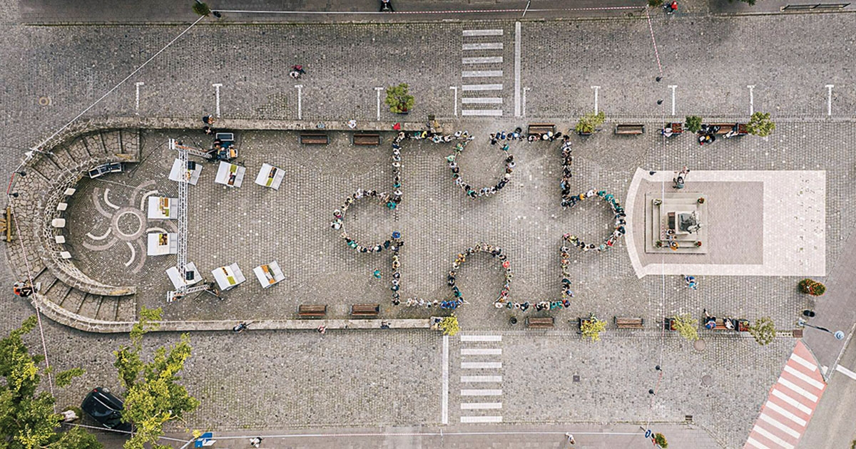 Élő puzzle volt a Patkóban