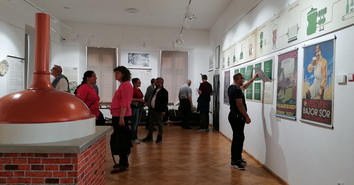 Utazó kiállítás a népszerű nedűről