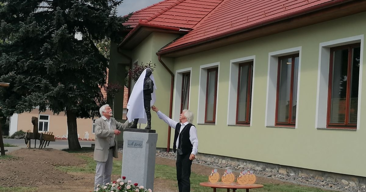 Köztéri szoboravató, képzőművészeti tábor és évfordulós ünnep