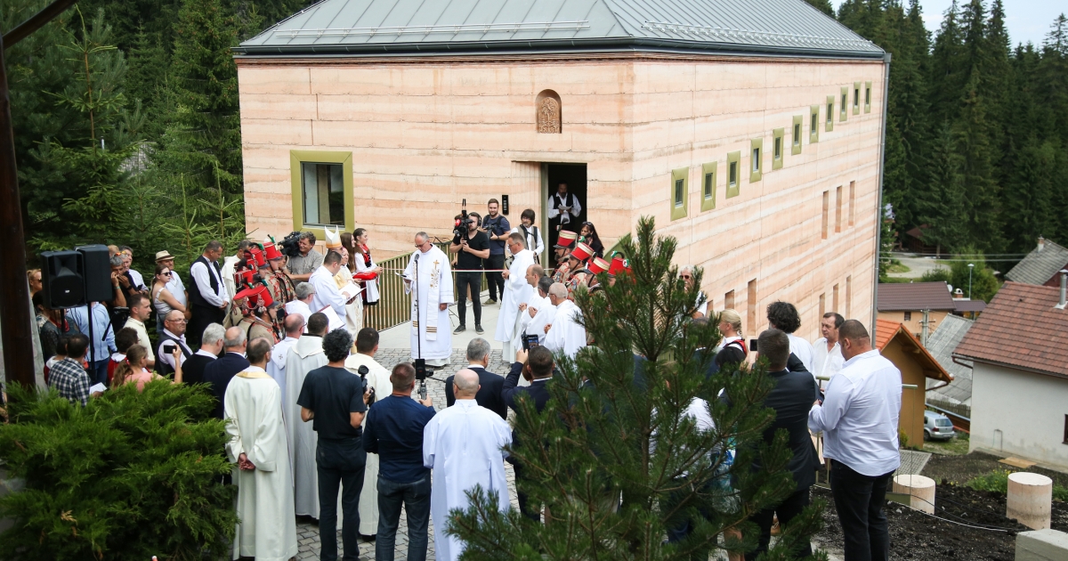 Megáldották a pálosok új kolostorát