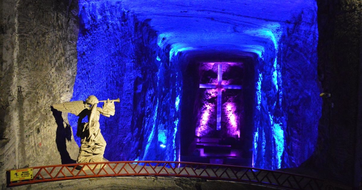 Kőszörnyek és szörnyű kövek