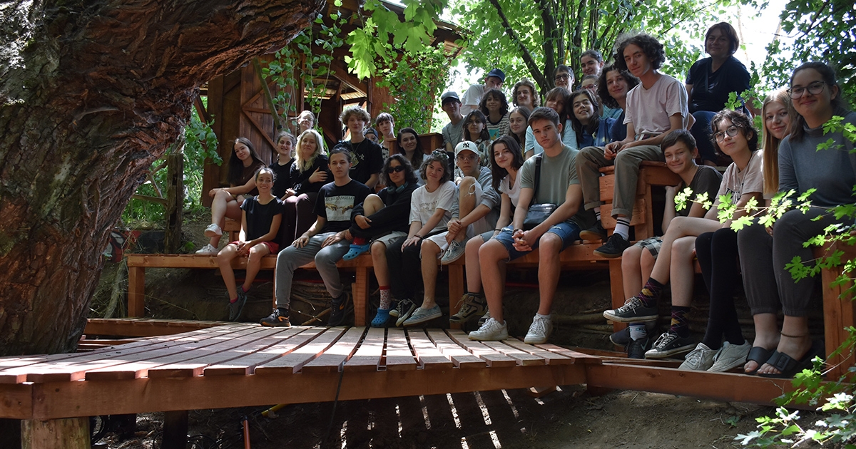 Közösség és építés