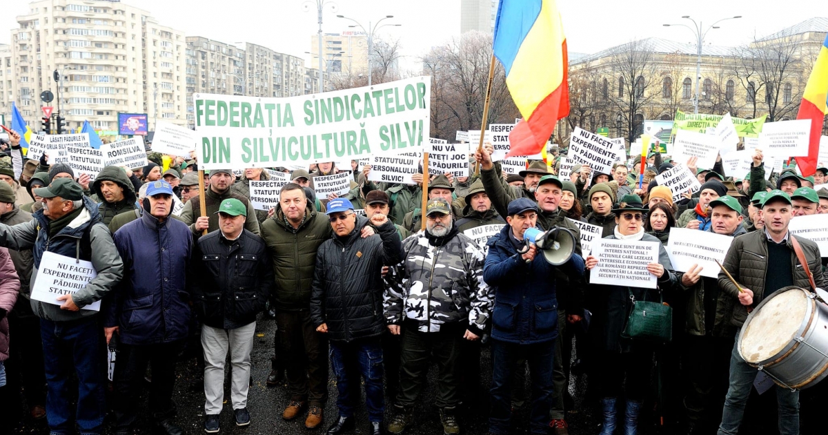 Egyeztetésekre szóló meghívást várnak a kormánytól a tüntető szakszervezetisek