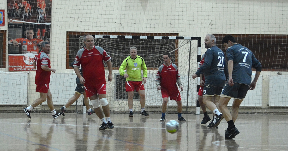 Az elhunyt labdarúgókra emlékeznek