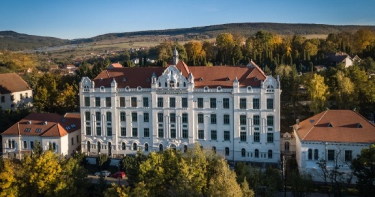 Hétfőtől órarend szerint folytatják az oktatást a Tamási Áron Gimnáziumban