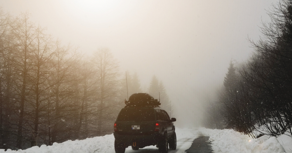 Elakadt a hóban a mentő, terepjáróval jutott el egy szülő nőhöz az egészségügyi asszisztens