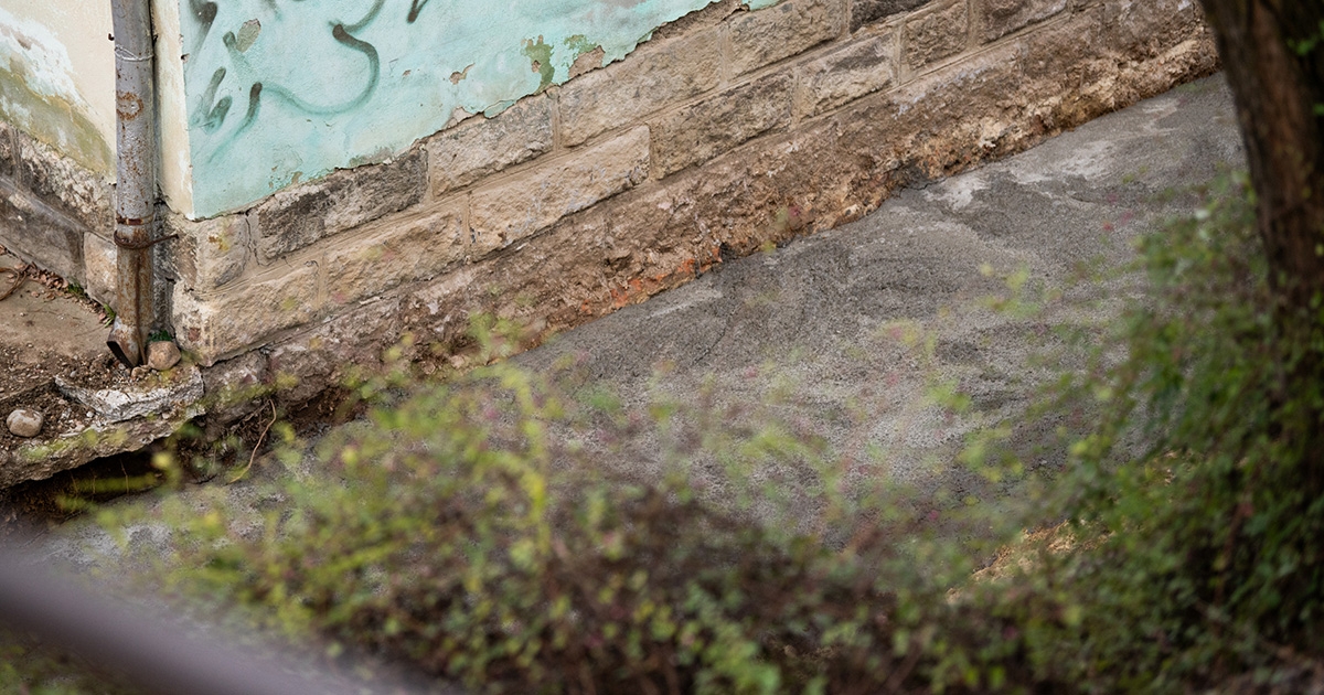 Befejezték a gödrök betömését a gimi bentlakásánál