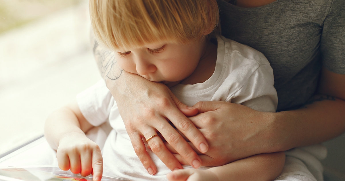 Kisgyermekek a képernyő előtt