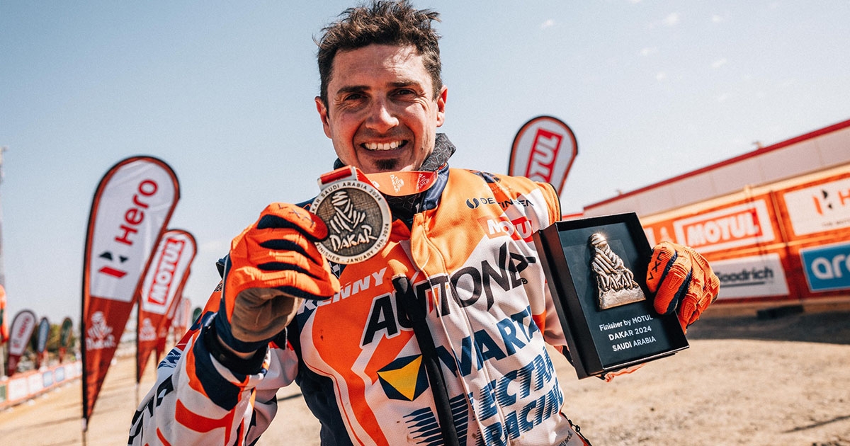 Brabec és Sainz a dűnék királya