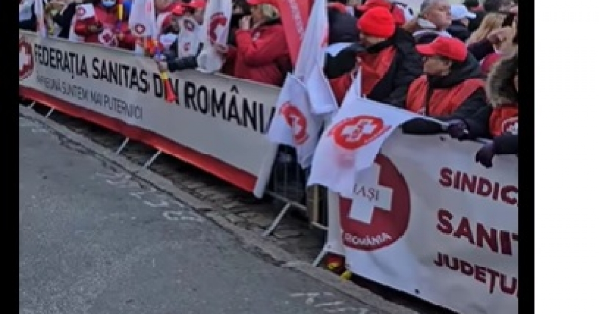 Magasabb bérekért és a létszámstop feloldásáért tüntettek