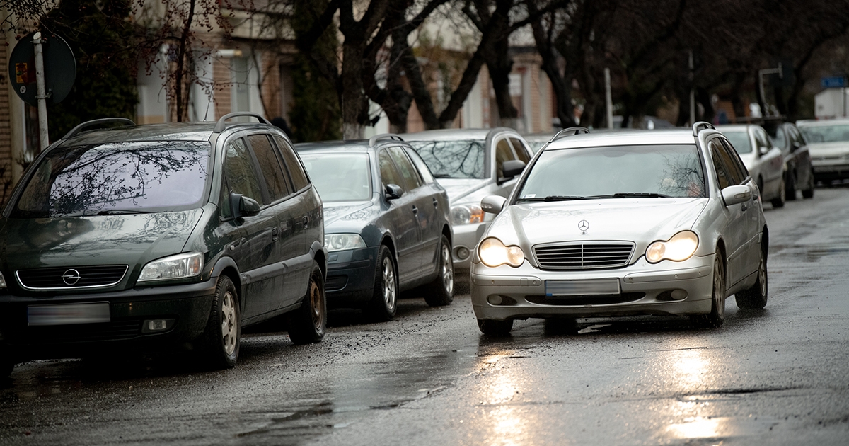 Június 30-ig meghosszabbítják a kötelező gépjármű-felelősségbiztosítás díjának korlátozását