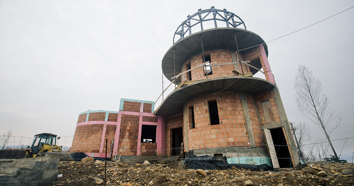 Tetőre vár a csillagvizsgáló, építik a sétányt