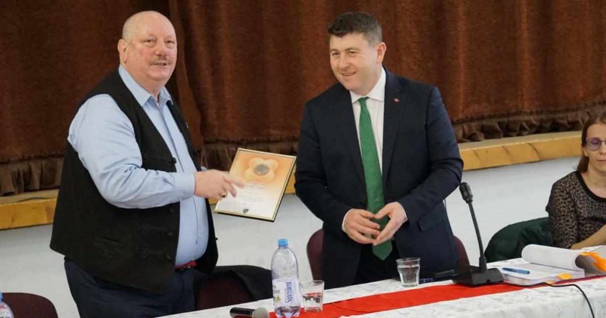 Bethlen Gábor-díjjal tüntette ki a megyei tanács Székely Ernő polgármestert