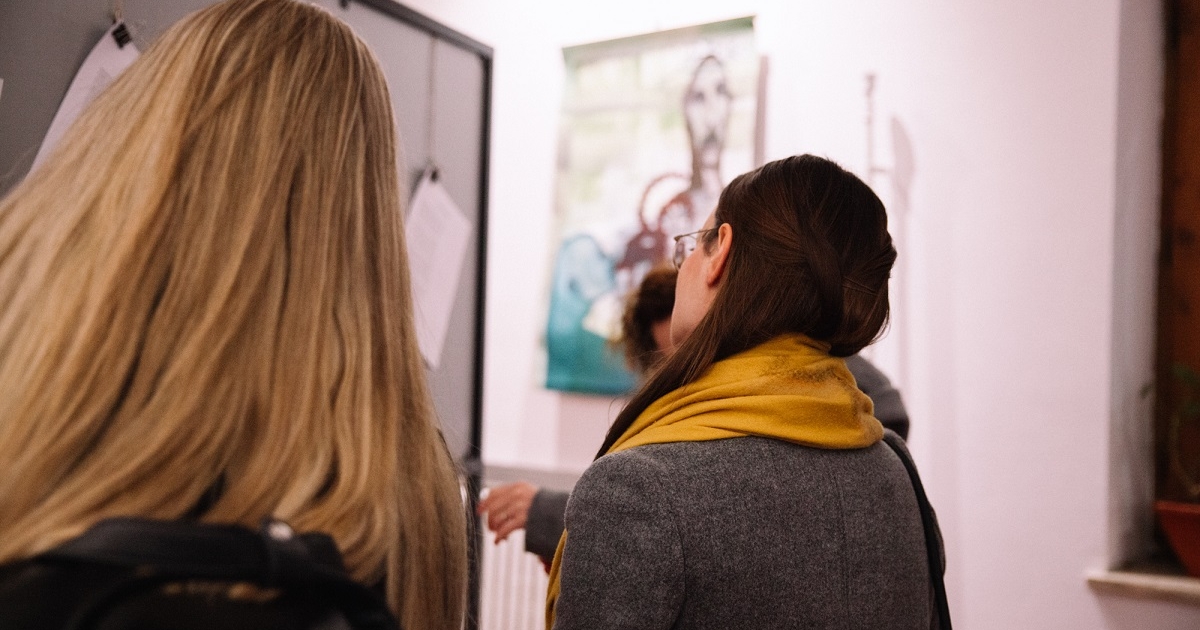 Kiállítást rendeztek a Székely Csaba 10 című drámájához kapcsolódó, pályázatra beküldött alkotásokból