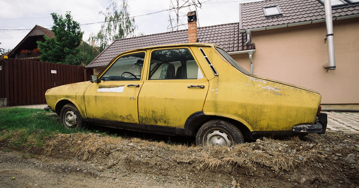 Indul a roncsautóprogram: egy autó leselejtezéséért hét, két autóért tízezer lejt adnak