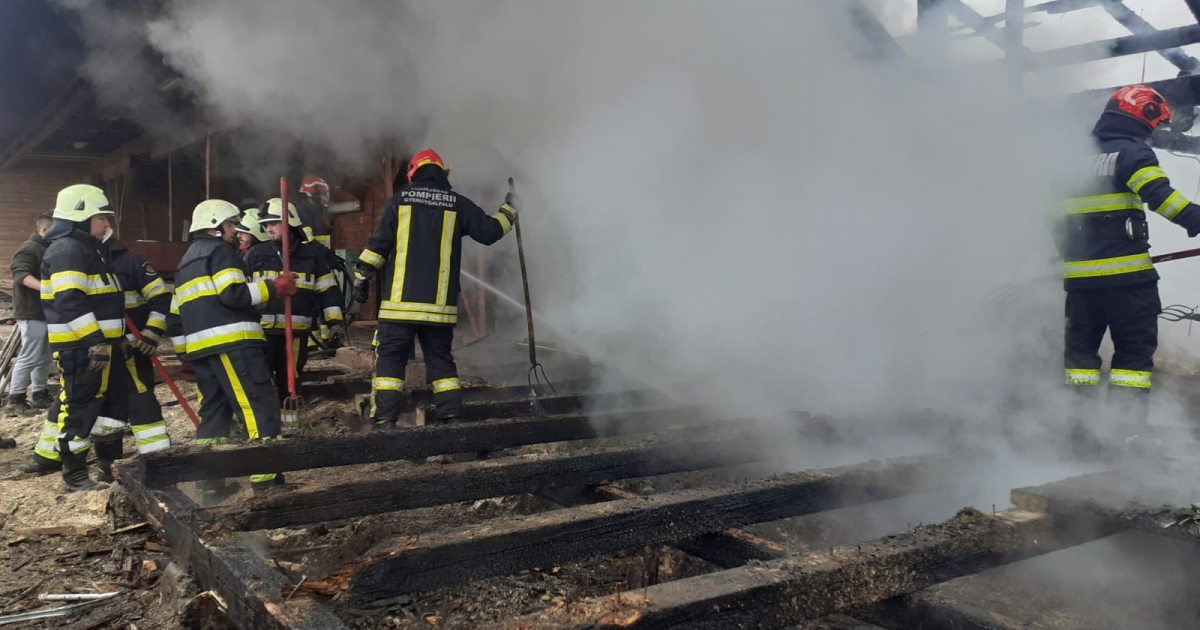 Fűrésztelep ég Gyergyócsomafalván