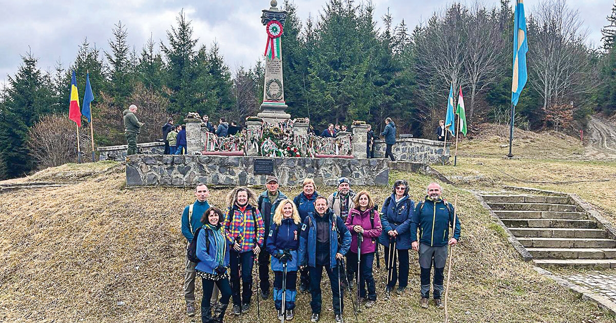 Emléktúra a Nyerges-tetőre a huszárok útján