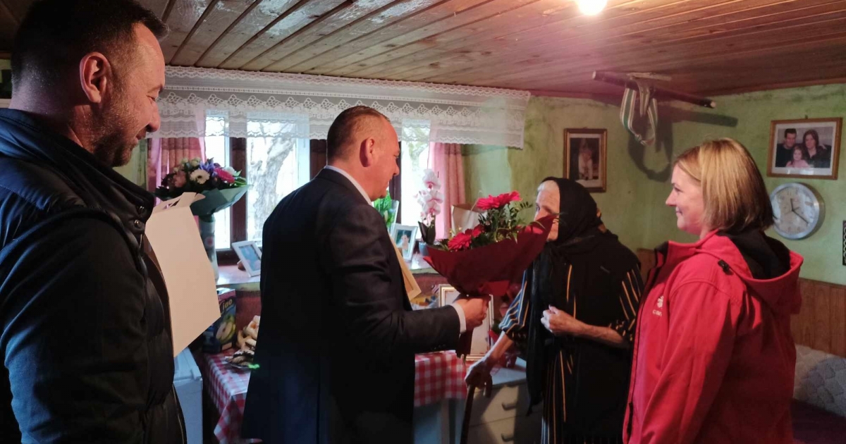 Felköszöntötték Farkaslaka legidősebb lakóját, a százéves Mária nénit