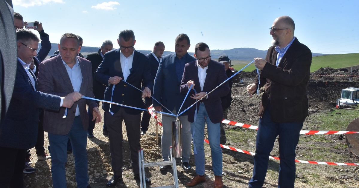 Üzentek az utókornak: rajzok, fogalmazások, versek az időkapszulában 