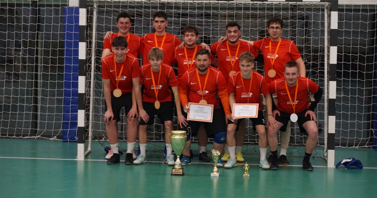 Csíkszentsimonban maradt a vándorserleg