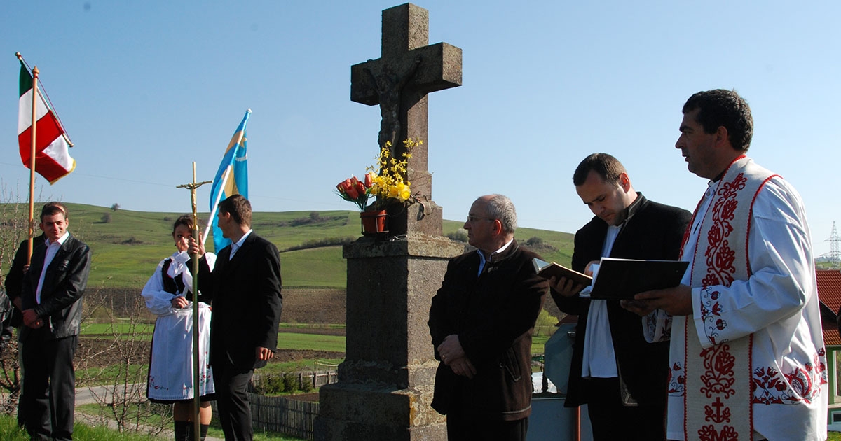 Áldást kérnek a termésre